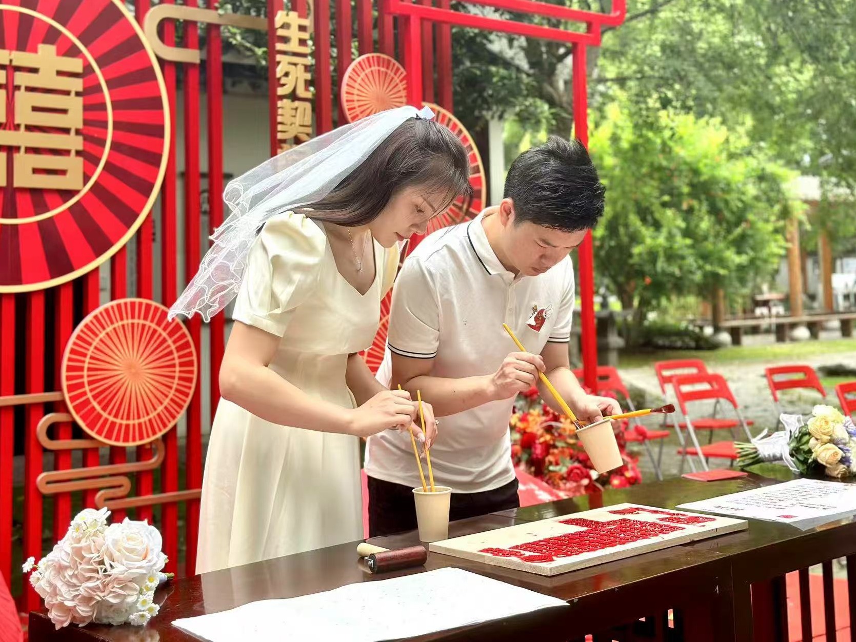 让碧水青山作证！武汉户外婚姻登记火了- 武汉市人民政府门户网站